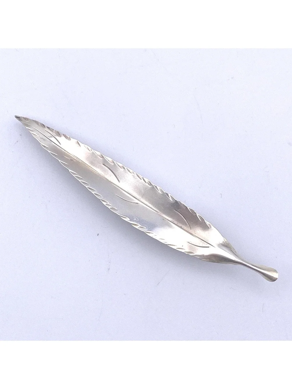 Vintage STUART NYE Sterling Silver Feather Brooch.